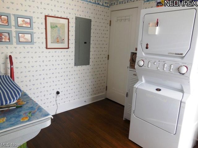 2889 Torrington Road Beachwood, OH 44122 - Photo 22 of 25 There is also a spacious Laundry Room and third full Bath on the second floor.