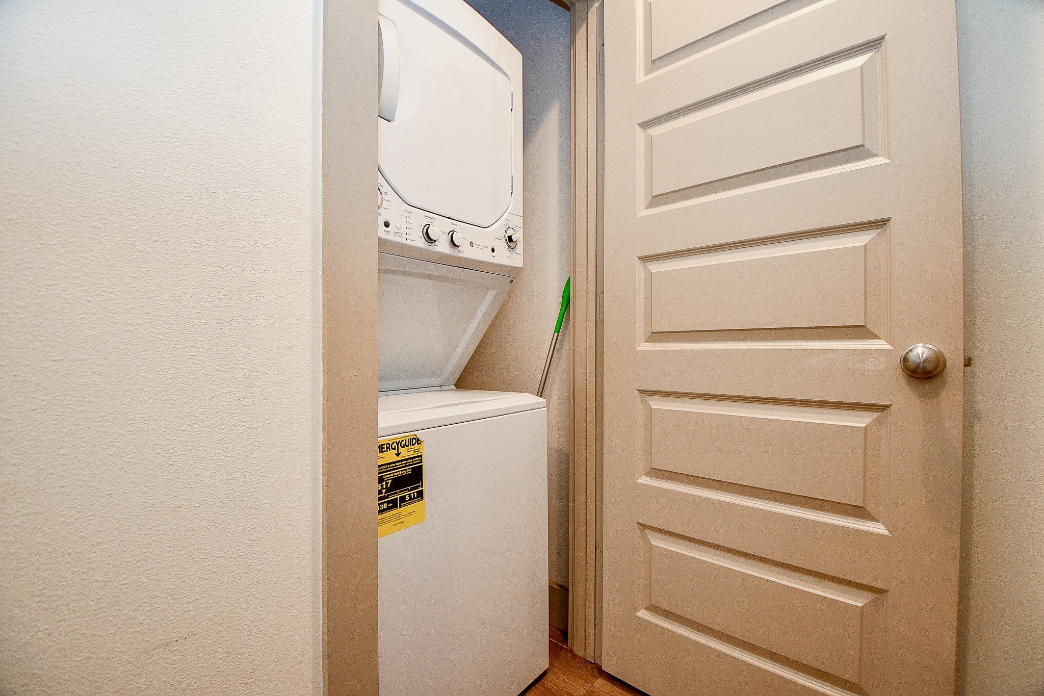 1011 Enid Street, Unit 2 Houston, TX 77009 - Photo 9 of 14 Private Washer/Dryer