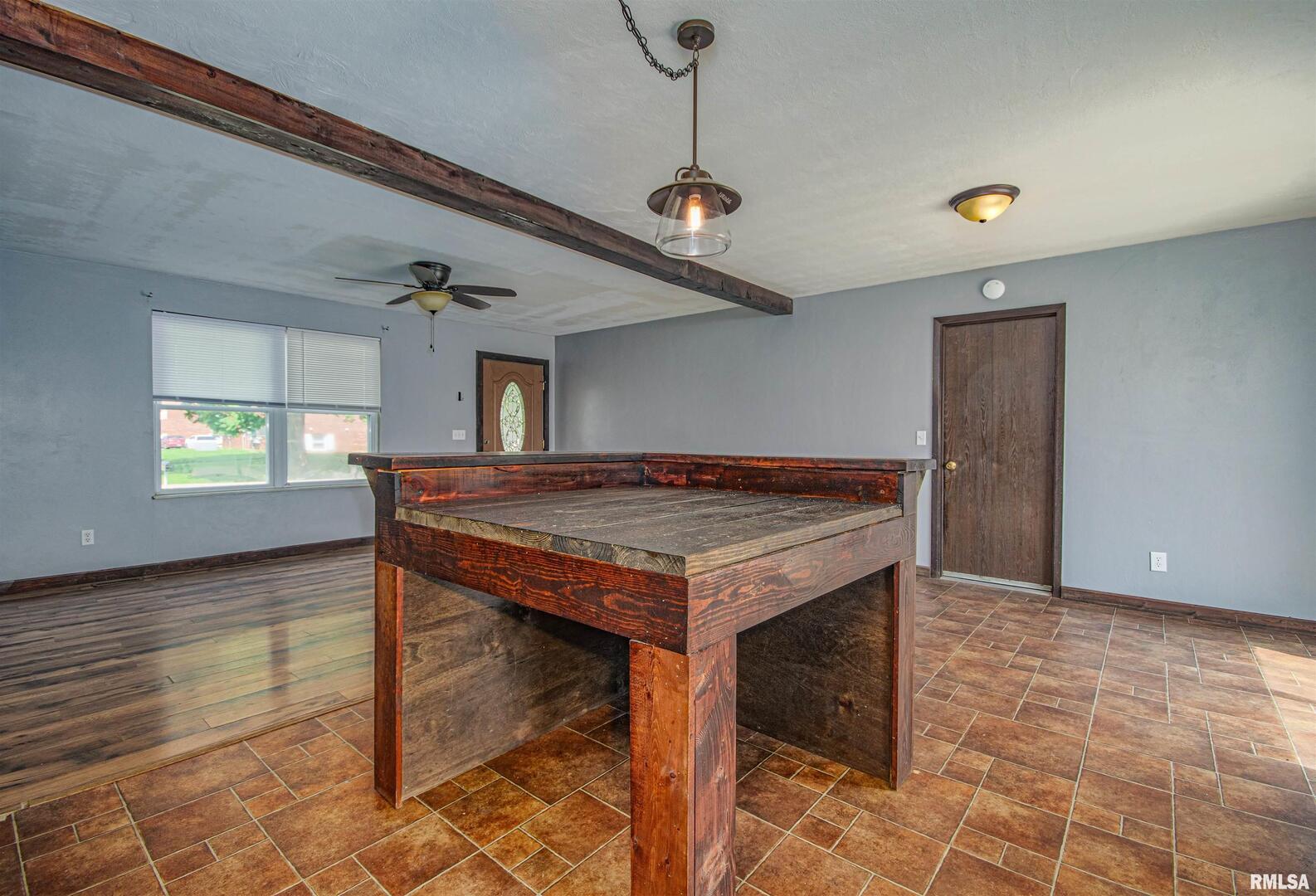 518 Roddy Road Salem, IL 62881 - Photo 11 of 24 Gallery Image 11