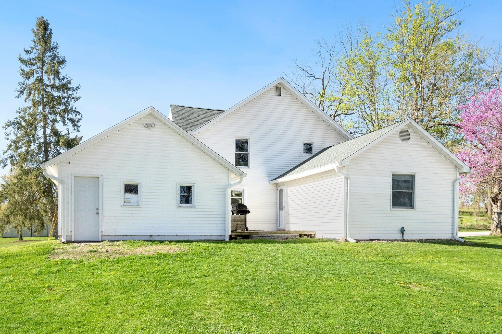 5490 West Orland Road Angola, IN 46703 - Photo 2 of 35 Gallery Image 2