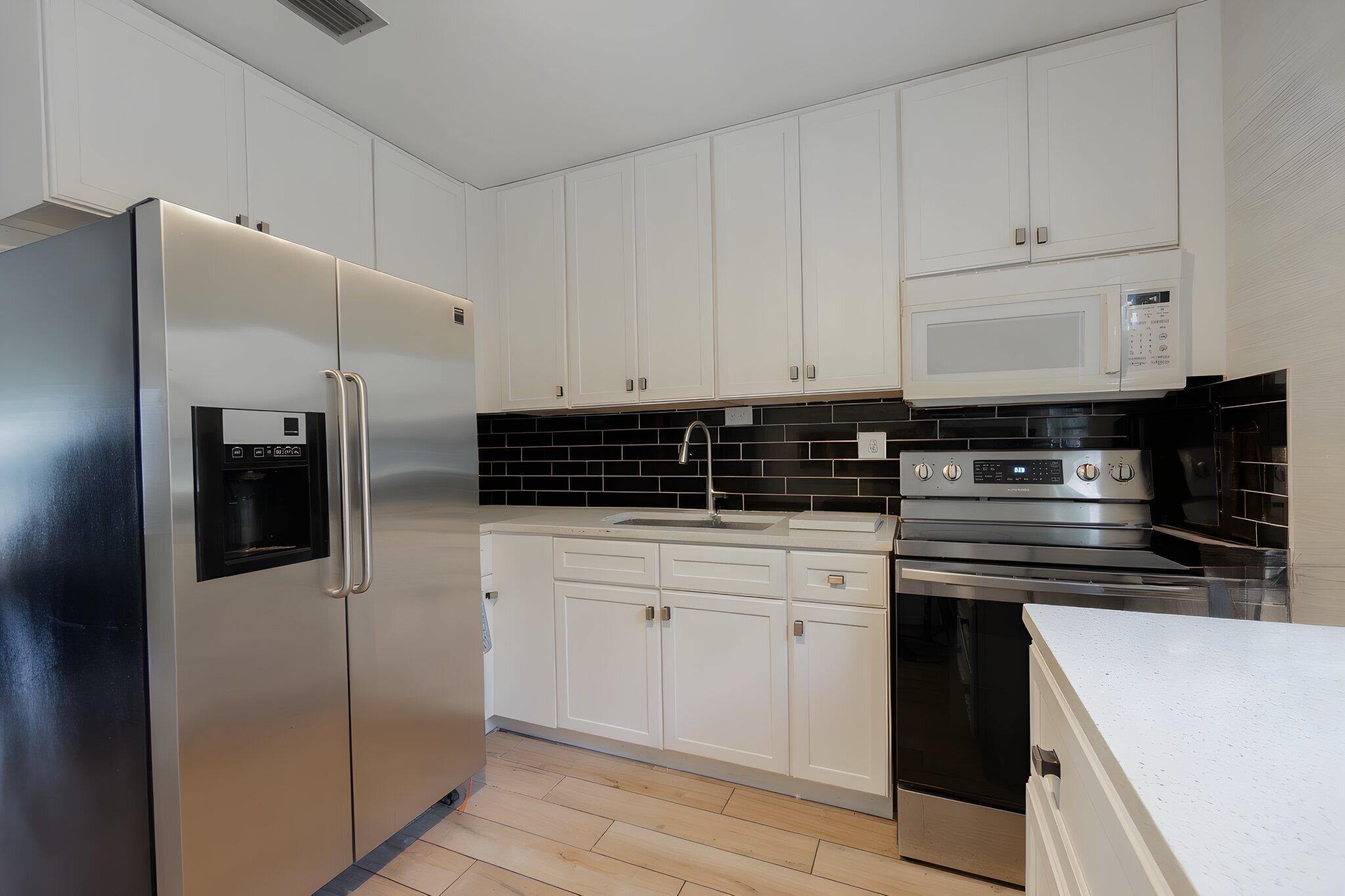 728 Ridge Road, Unit 30 Lantana, FL 33462 - Photo 22 of 42 22-web-or-mls-DSC09279 furniture removed