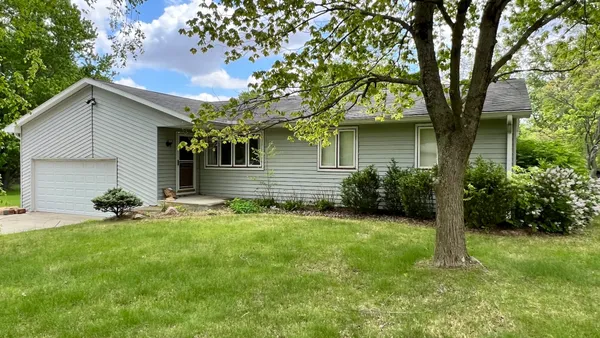 $284,900 | 1207 West Dianne Lane, Mahomet, IL 61853