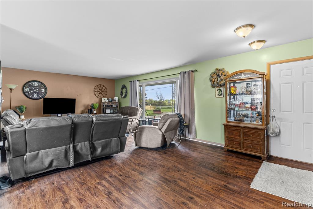 6270 East Dodge Road Mount Morris, MI 48458 - Photo 7 of 31