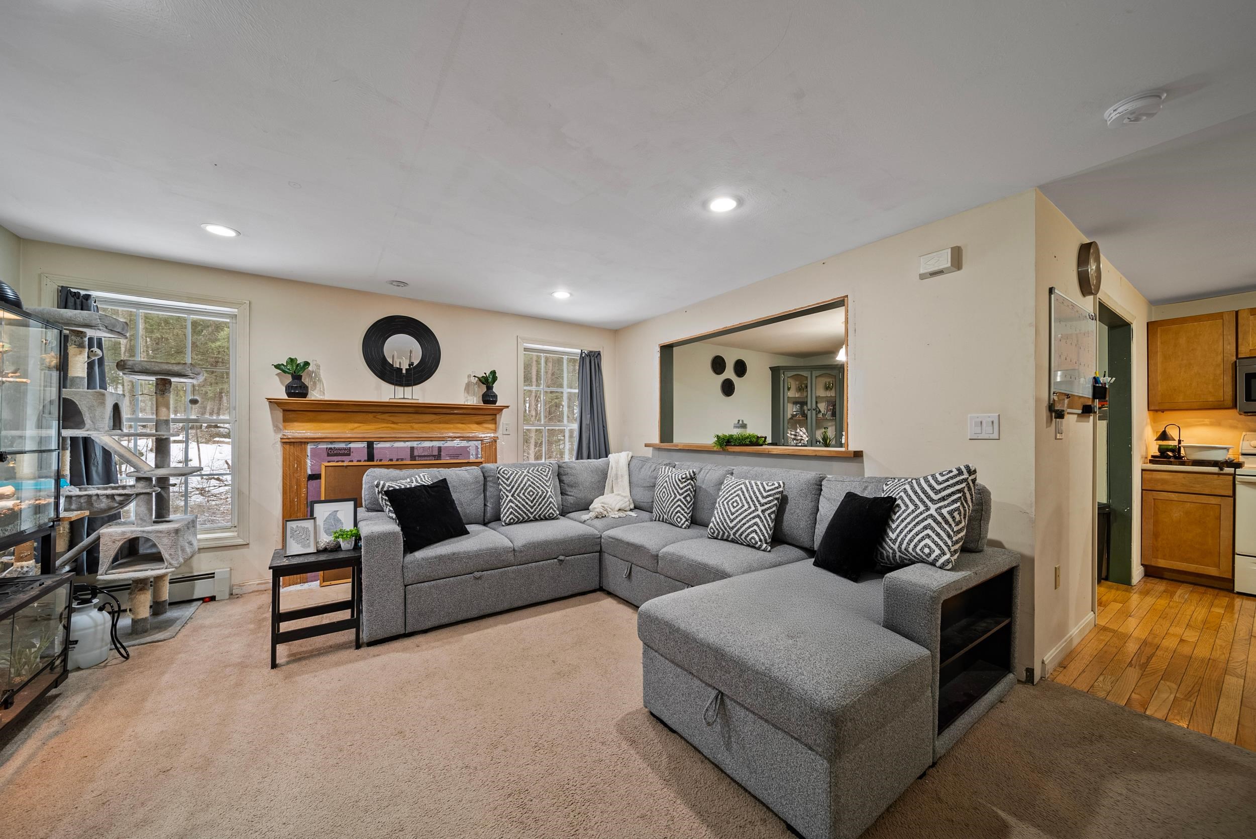 33 Spring Street Hillsborough, NH 03244 - Photo 5 of 28 Gallery Image 5