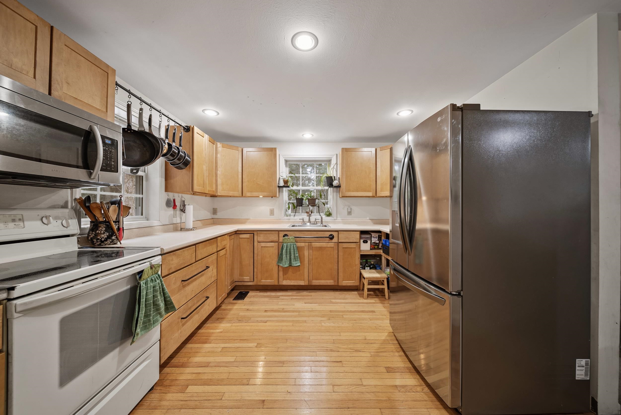 33 Spring Street Hillsborough, NH 03244 - Photo 9 of 28 Gallery Image 9