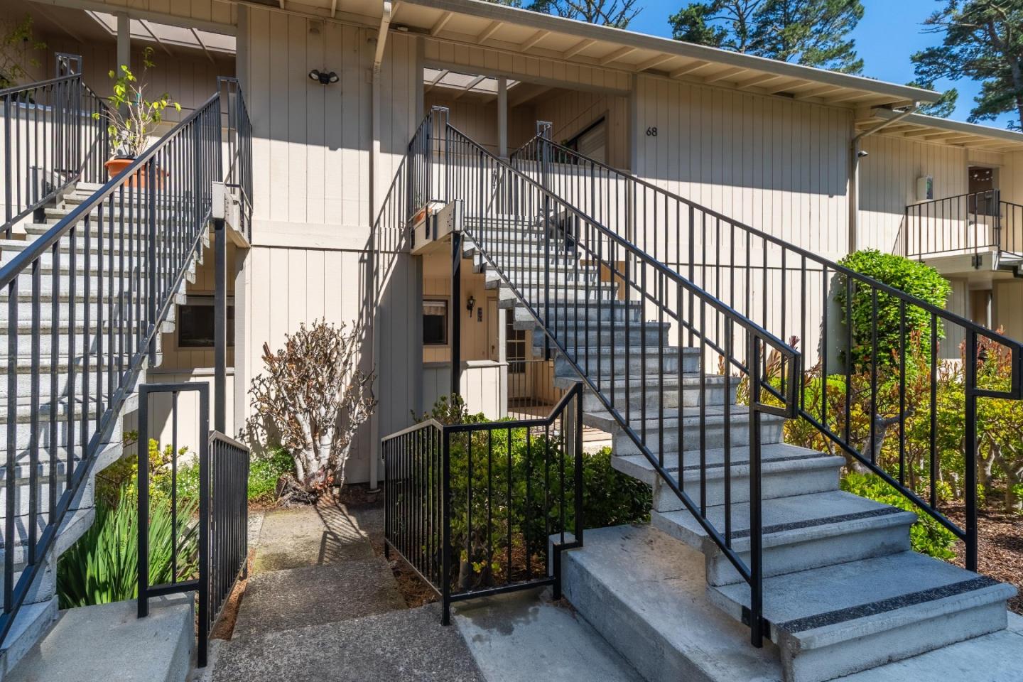 250 Forest Ridge Road, Unit 67 Monterey, CA 93940 - Photo 7 of 39