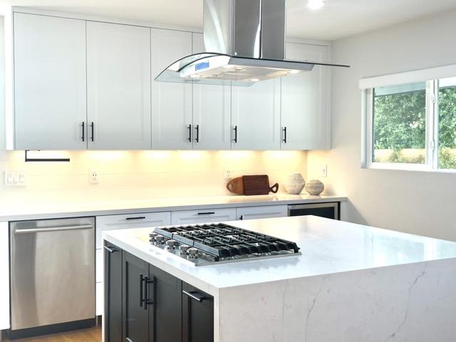 147 Lakeshore Drive San Mateo, CA 94402 - Photo 11 of 36