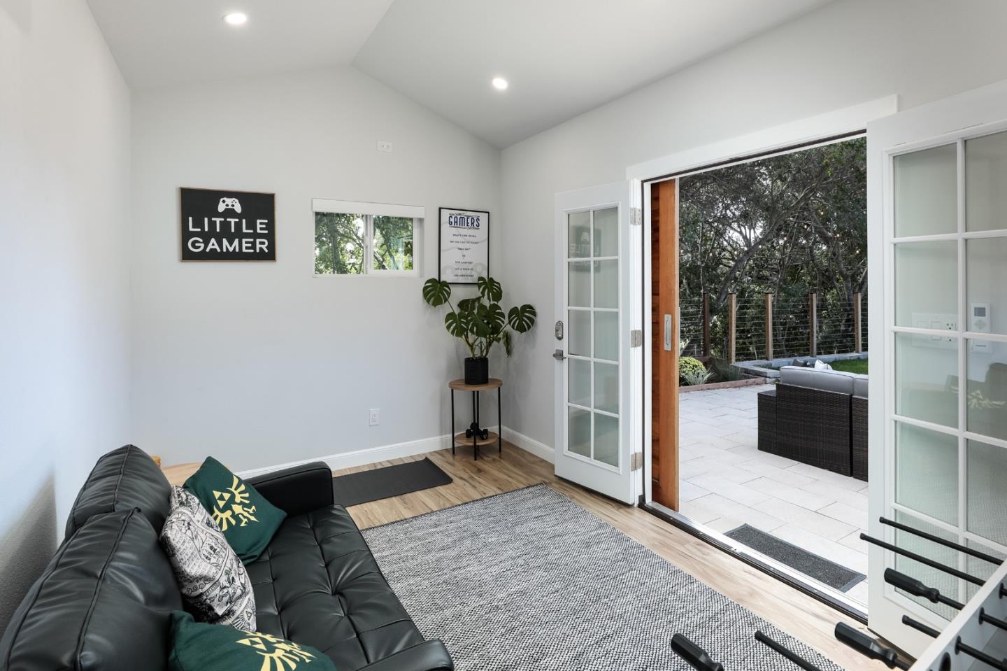 147 Lakeshore Drive San Mateo, CA 94402 - Photo 25 of 36