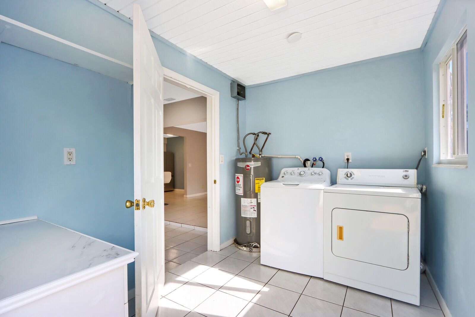 504 Circle West Jupiter, FL 33458 - Photo 18 of 22 Laundry Room