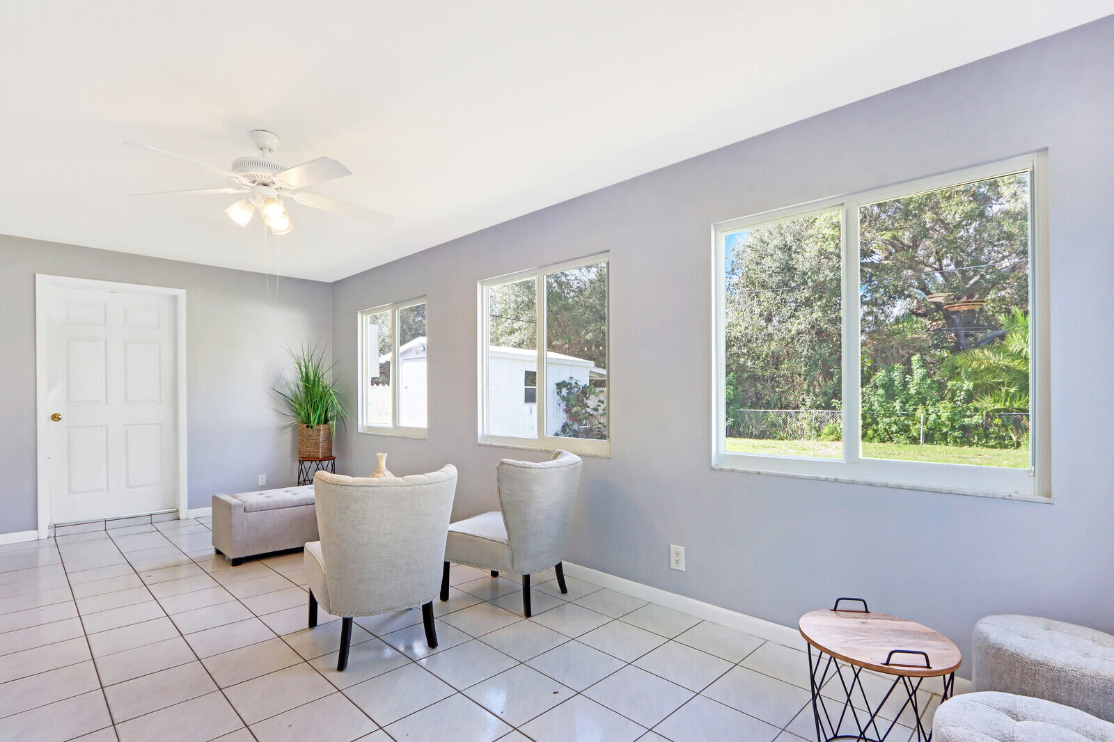 504 Circle West Jupiter, FL 33458 - Photo 10 of 22 Kitchen