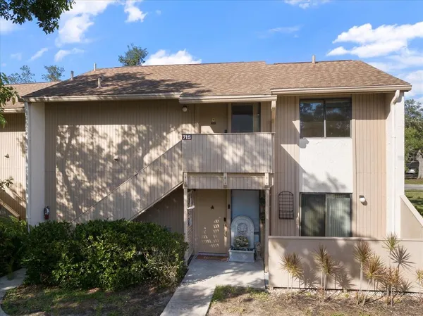 $219,900 | 715 Bird Bay Circle, Unit 120, Venice, FL 34285