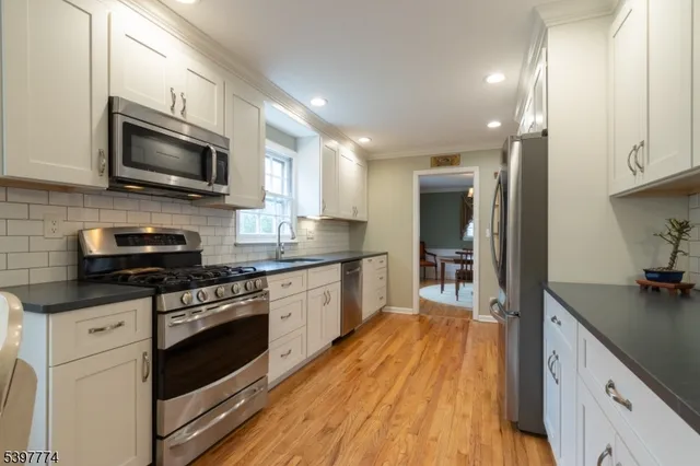 $950,000 | 6 Rolling Hill Drive, Morristown, NJ 07960