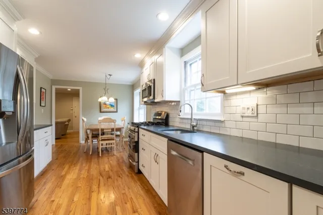 $950,000 | 6 Rolling Hill Drive, Morristown, NJ 07960