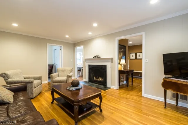 $950,000 | 6 Rolling Hill Drive, Morristown, NJ 07960