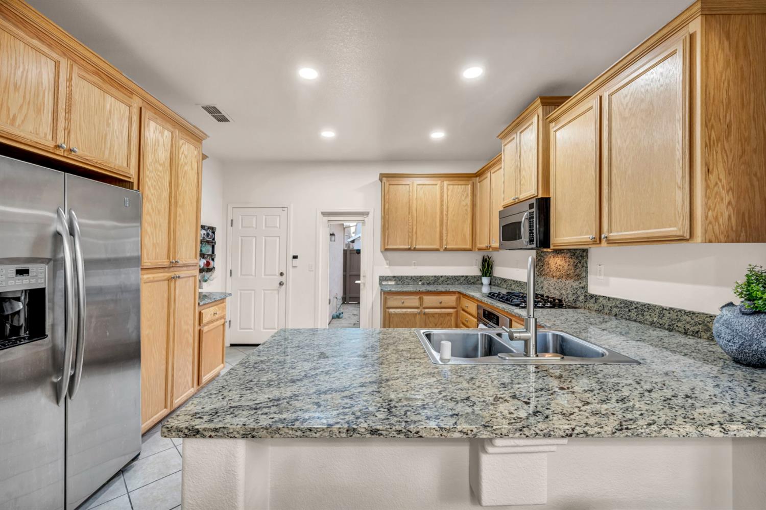 3152 Noah Blomquist Way Rancho Cordova, CA 95670 - Photo 12 of 41