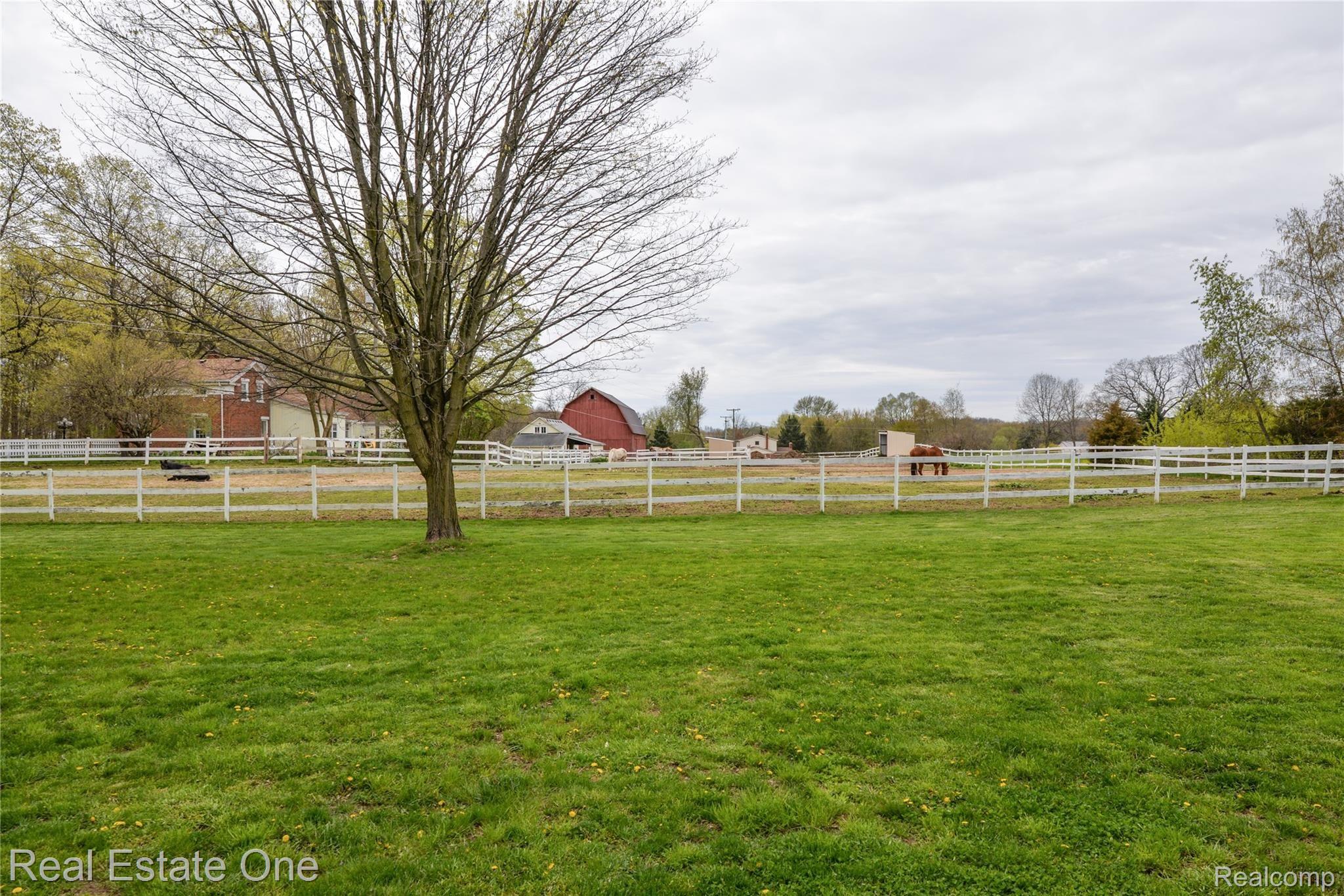 1095 North Garner Road Milford, MI 48380 - Photo 42 of 45 DSC_0116.jpg