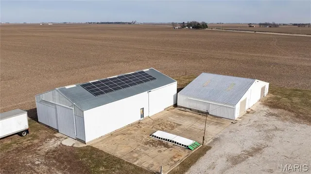 $349,900 | 7067 Oak Avenue, Raymond, IL 62560