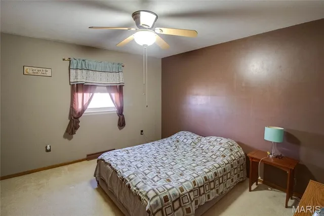 $349,900 | 7067 Oak Avenue, Raymond, IL 62560