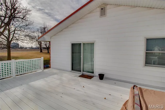 $349,900 | 7067 Oak Avenue, Raymond, IL 62560