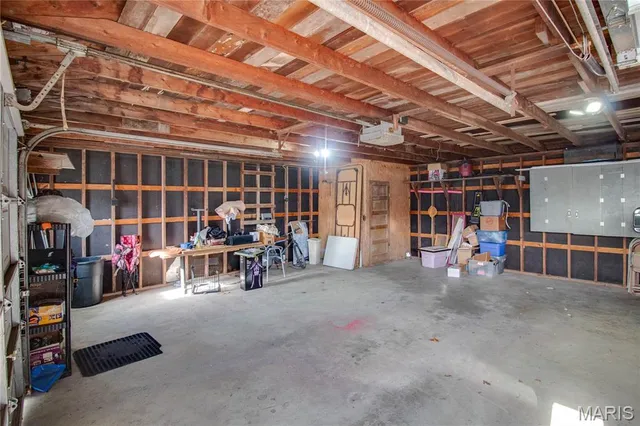 $349,900 | 7067 Oak Avenue, Raymond, IL 62560