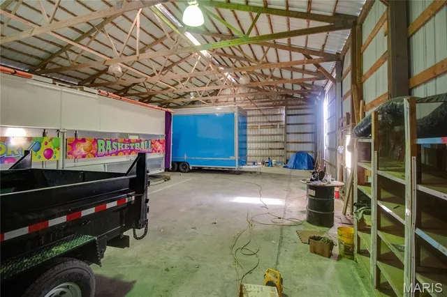 $349,900 | 7067 Oak Avenue, Raymond, IL 62560