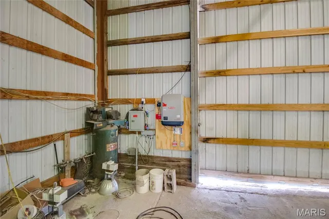 $349,900 | 7067 Oak Avenue, Raymond, IL 62560