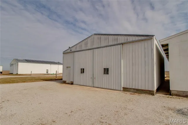 $349,900 | 7067 Oak Avenue, Raymond, IL 62560