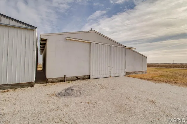 $349,900 | 7067 Oak Avenue, Raymond, IL 62560