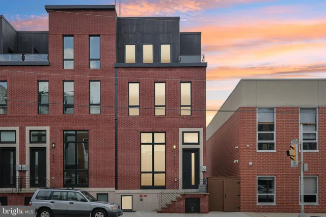 a large building with a lot of windows