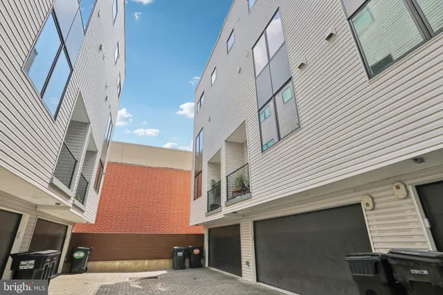 $1,000,000 | 953 North Marshall Street, Philadelphia, PA 19123