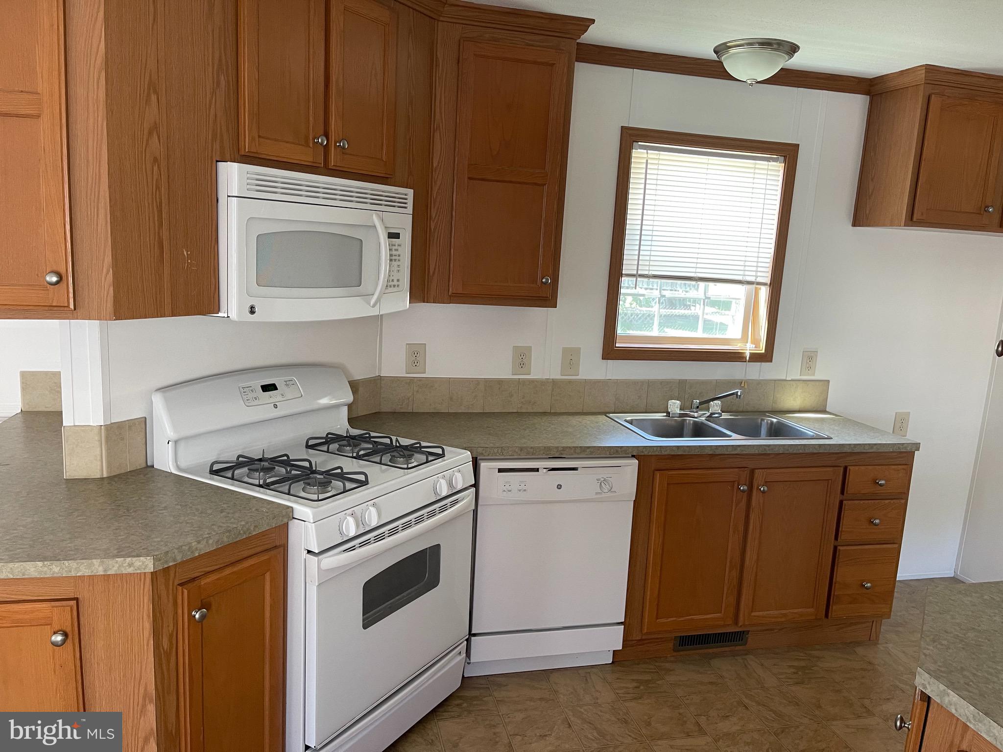 245 Berwick Road Abbottstown, PA 17301 - Photo 11 of 20 Gallery Image 11
