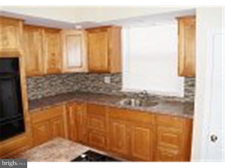 345 Maypole Road Upper Darby, PA 19082 - Photo 4 of 21 Kitchen