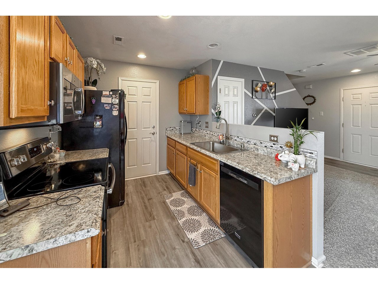 10450 Lower Ridge Road Longmont, CO 80504 - Photo 6 of 37 Gallery Image 6