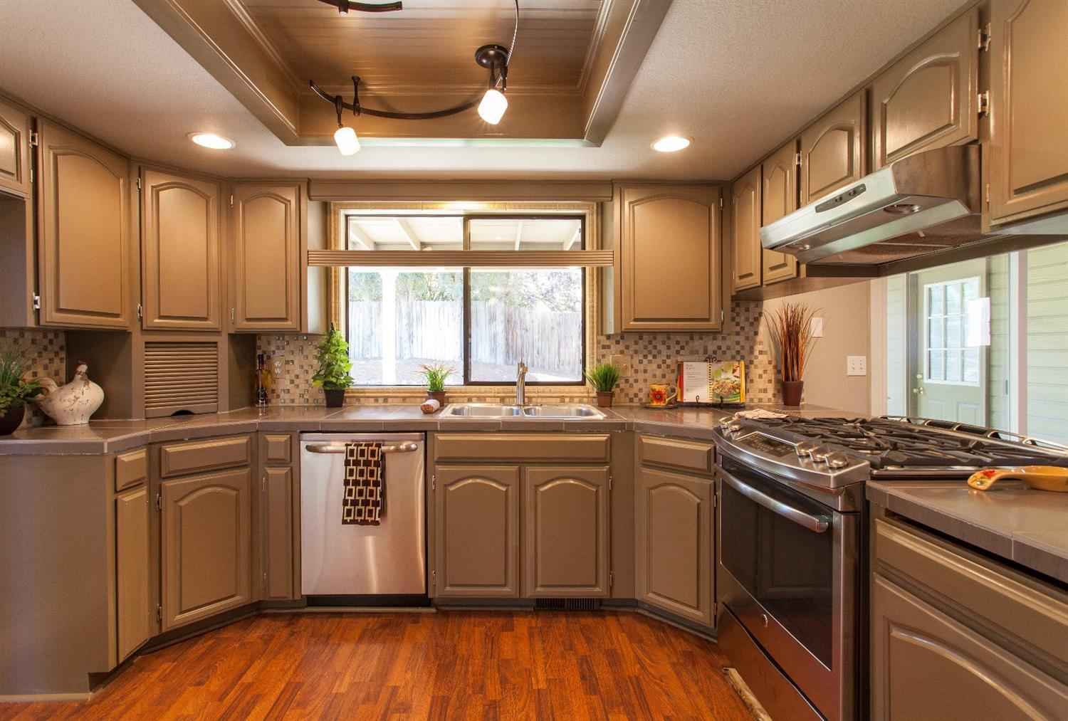 2328 Ridge Way Medford, OR 97504 - Photo 2 of 35 Additional Photo