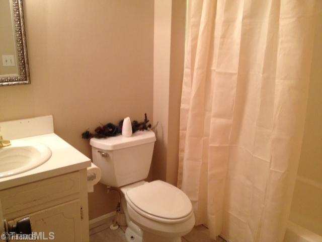 901 Garrison Road Reidsville, NC 27320 - Photo 13 of 15 Other Bath.