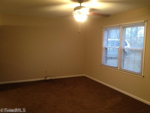 901 Garrison Road Reidsville, NC 27320 - Photo 4 of 15 Living Room.