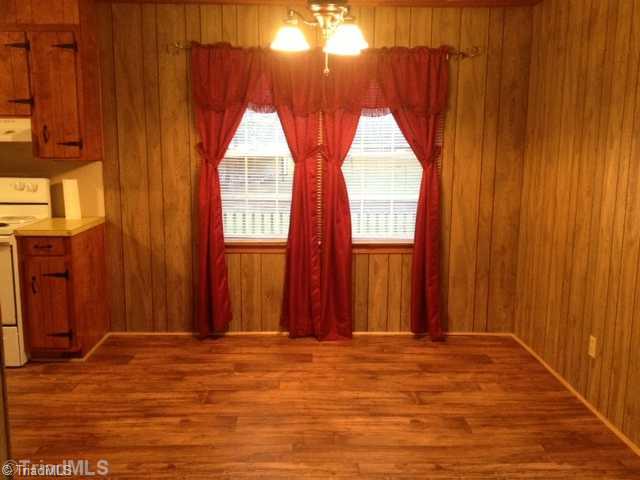 901 Garrison Road Reidsville, NC 27320 - Photo 5 of 15 Dining Room.