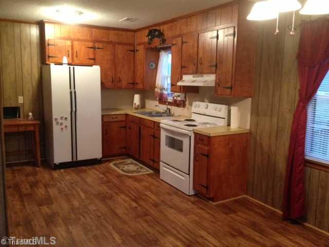 901 Garrison Road Reidsville, NC 27320 - Photo 8 of 15 Kitchen.