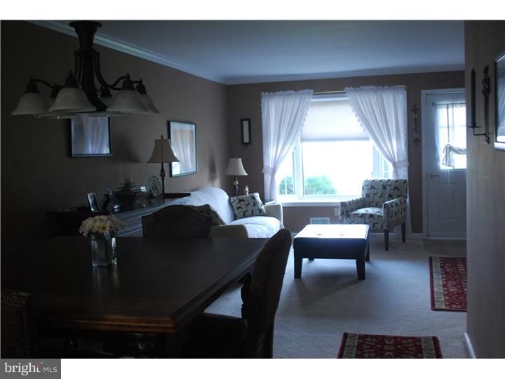 3735 Reiniger Road Hatboro, PA 19040 - Photo 13 of 20 Living Room