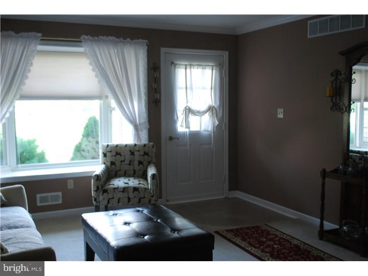 3735 Reiniger Road Hatboro, PA 19040 - Photo 15 of 20 Living Room