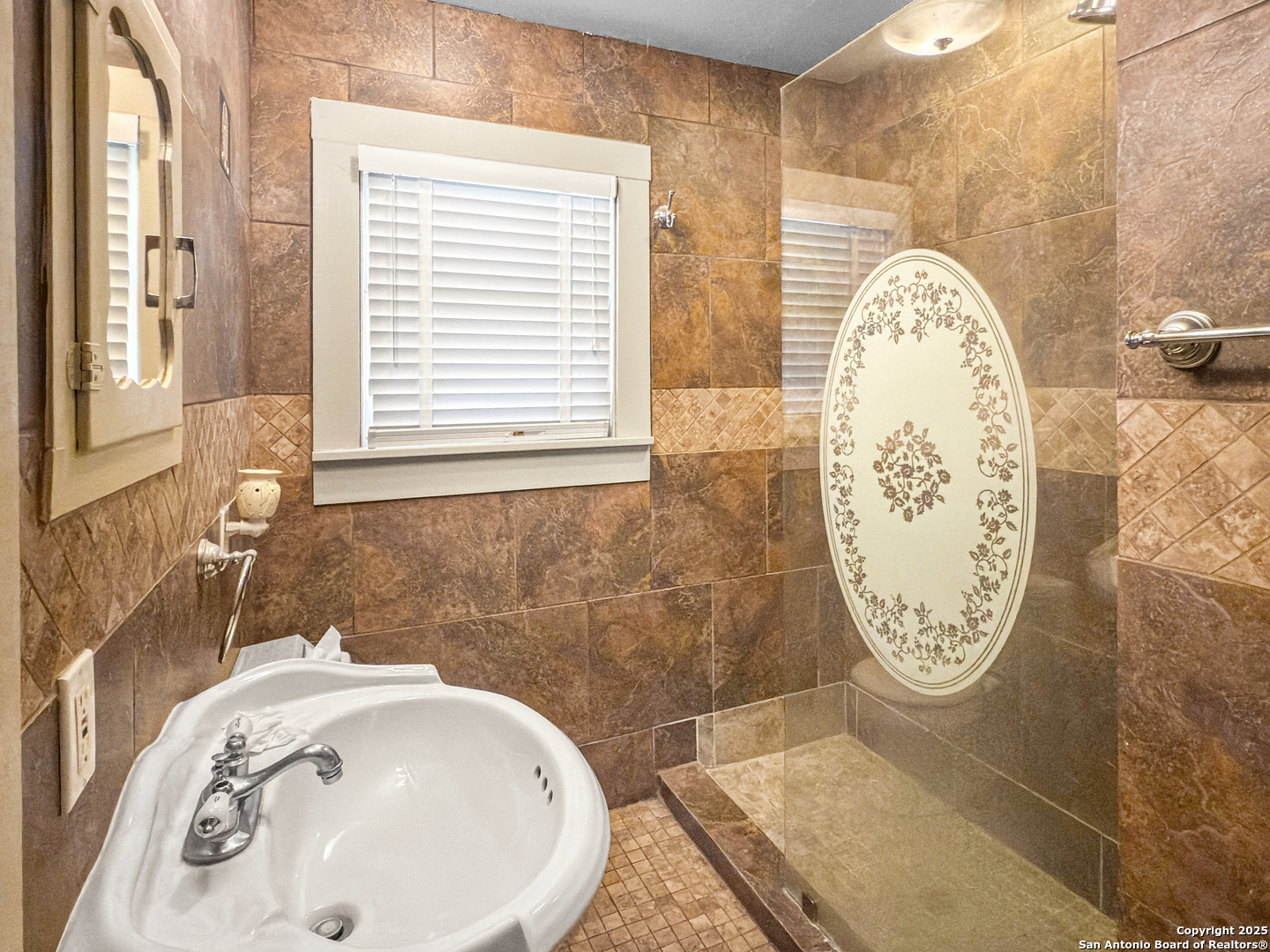 1175 West Coll Street New Braunfels, TX 78130 - Photo 11 of 19