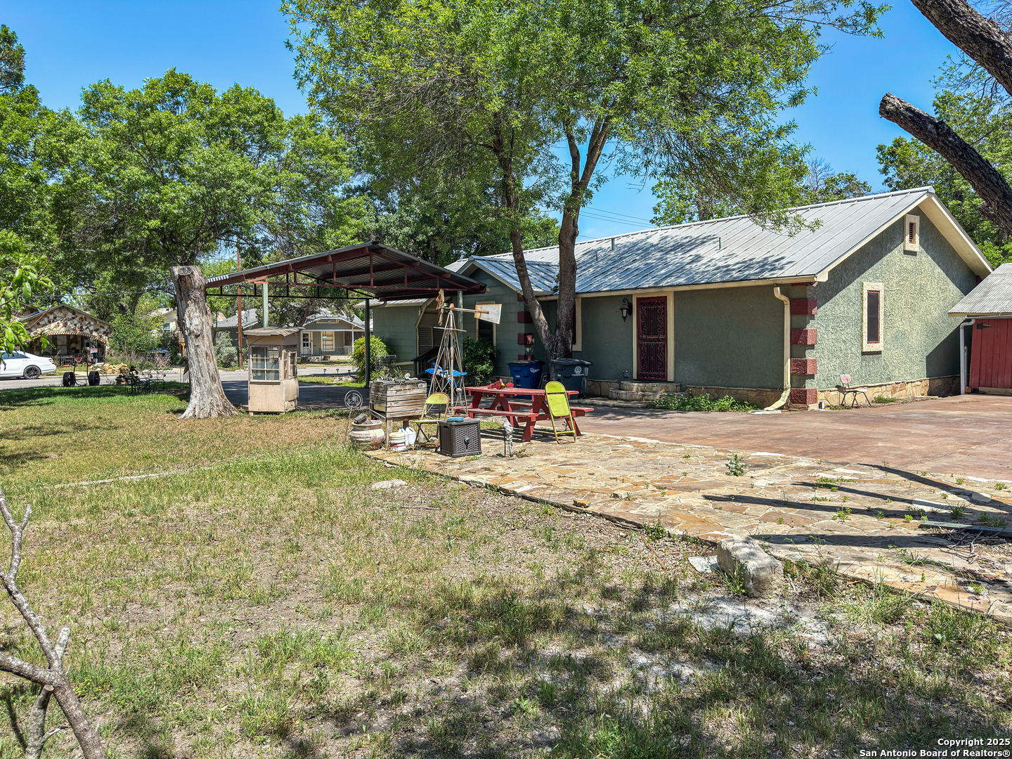 1175 West Coll Street New Braunfels, TX 78130 - Photo 16 of 19