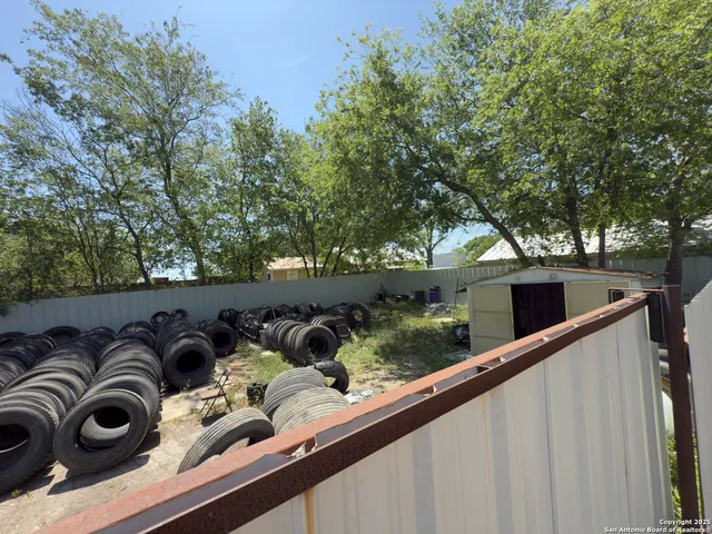 $599,000 | 1175 West Coll Street, New Braunfels, TX 78130