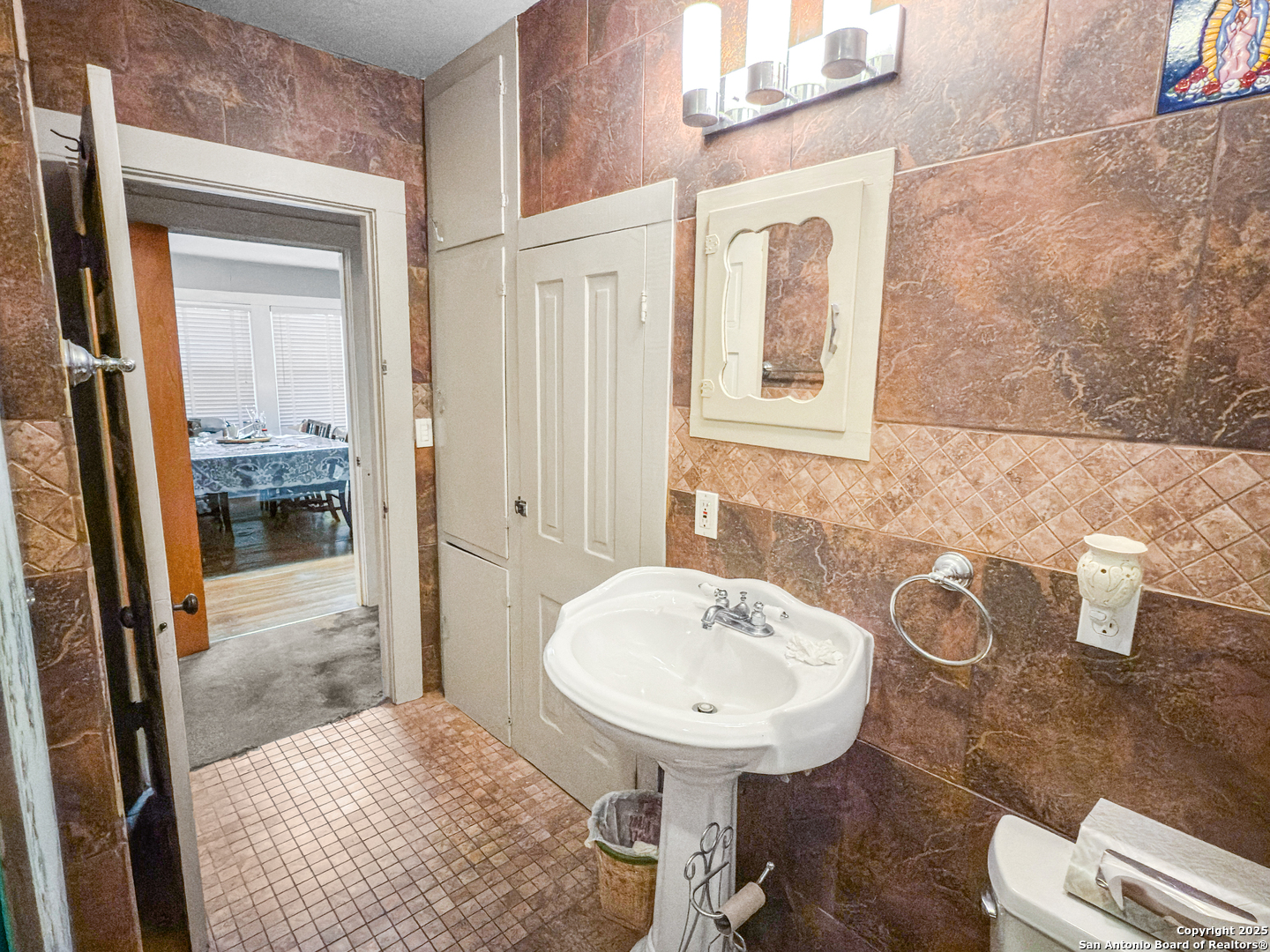 1175 West Coll Street New Braunfels, TX 78130 - Photo 10 of 19