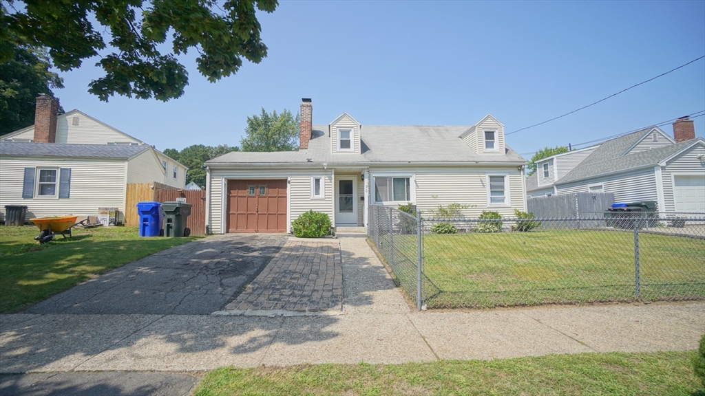 90 Bessemer Street Springfield, MA 01104 - Photo 1 of 42