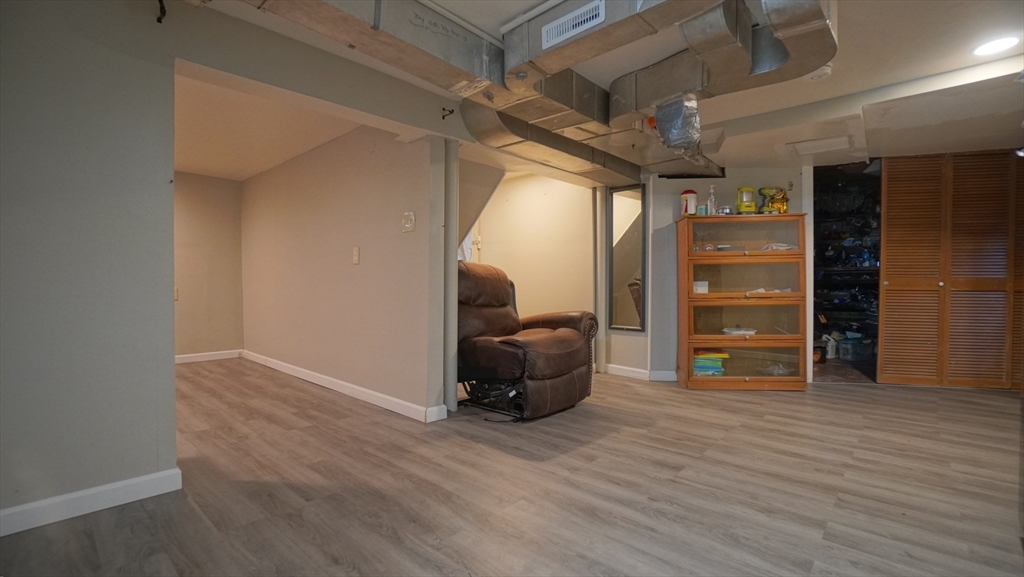 90 Bessemer Street Springfield, MA 01104 - Photo 32 of 42