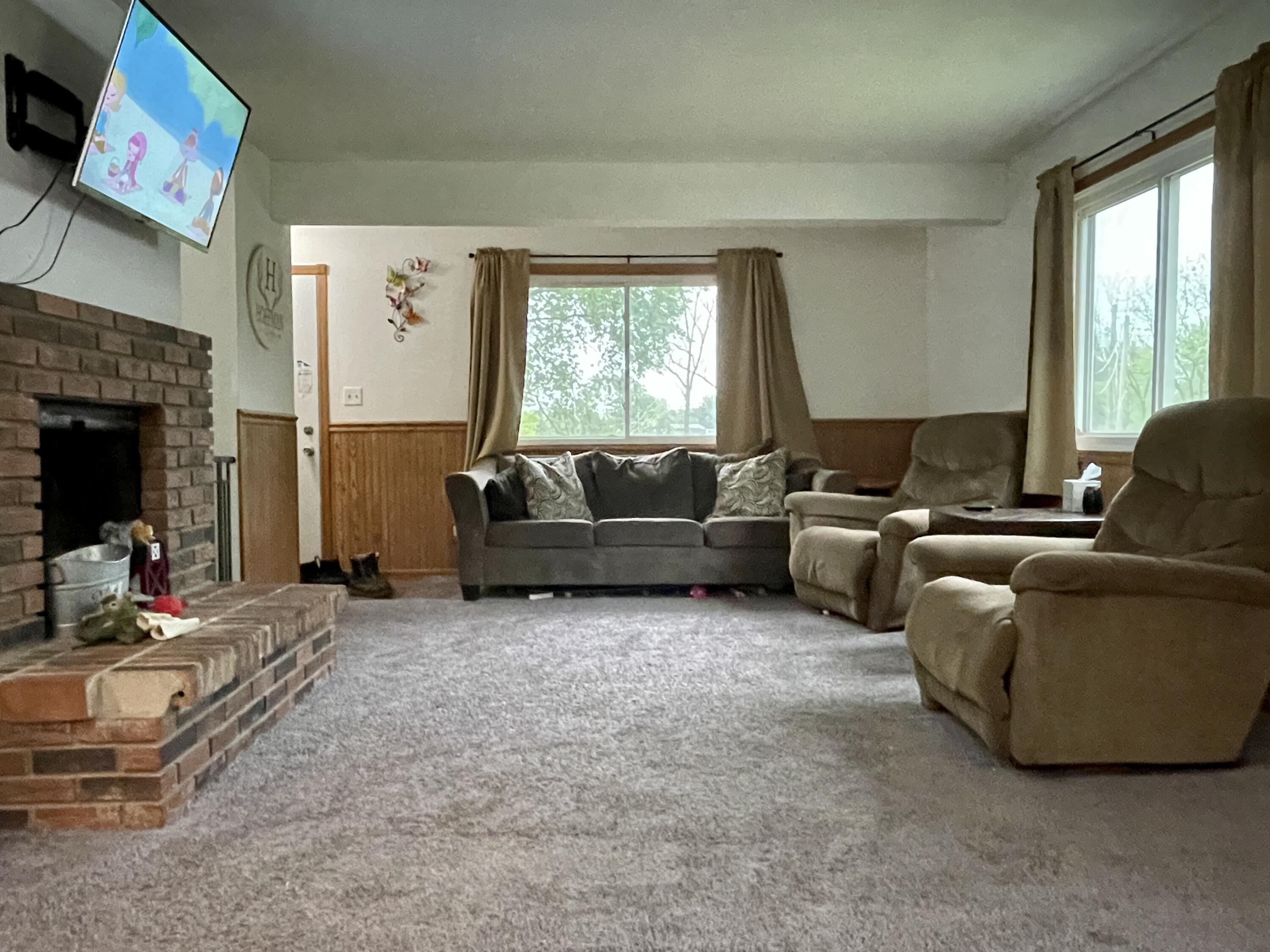 10376 Elm Road Clarksville, MI 48815 - Photo 5 of 17 72C6EC48-2FBC-4EDF-B4E0-C0A8FA265136_1_2
