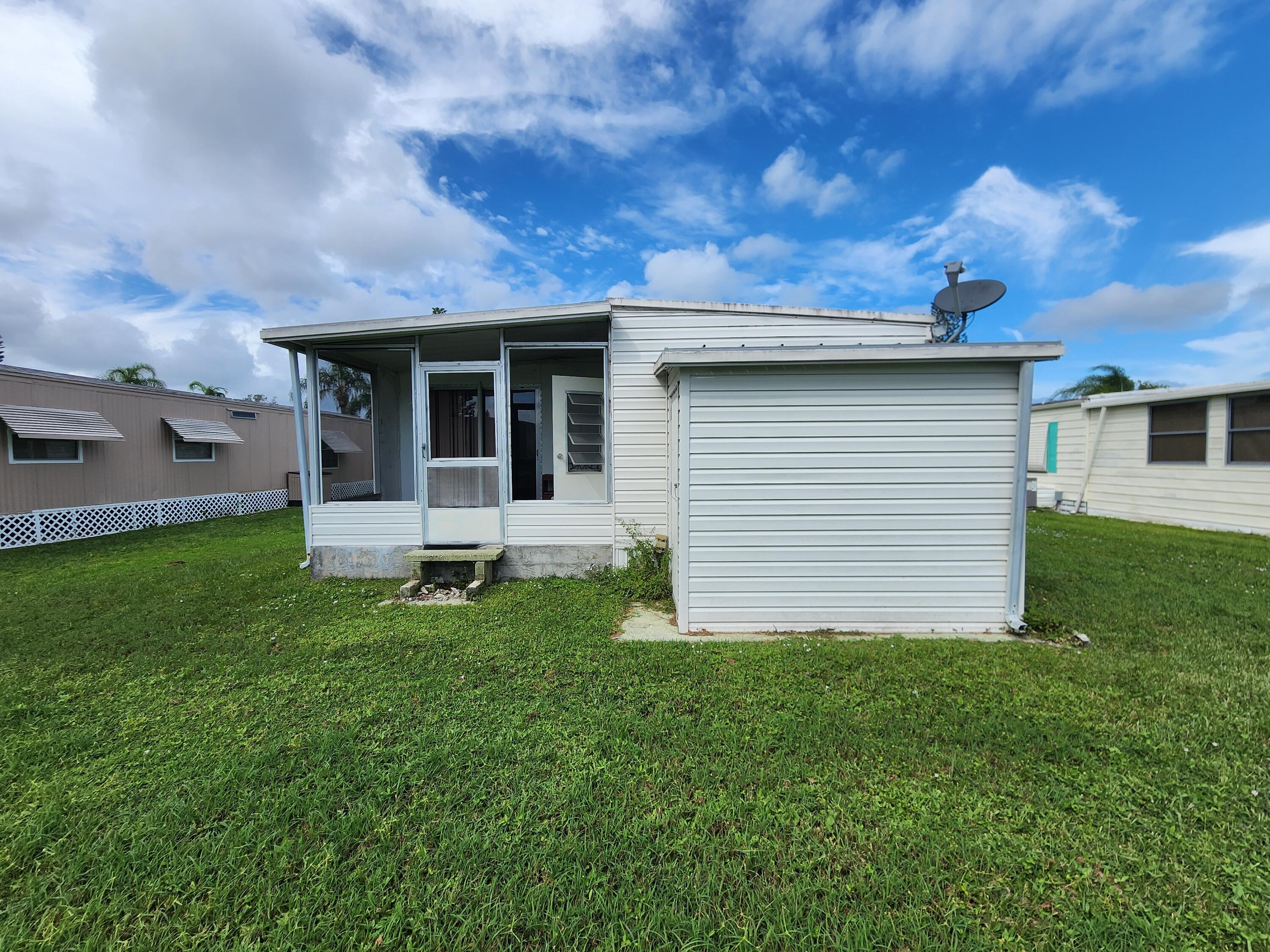 8 Del Sol Port St. Lucie, FL 34952 - Photo 4 of 18 1000039452