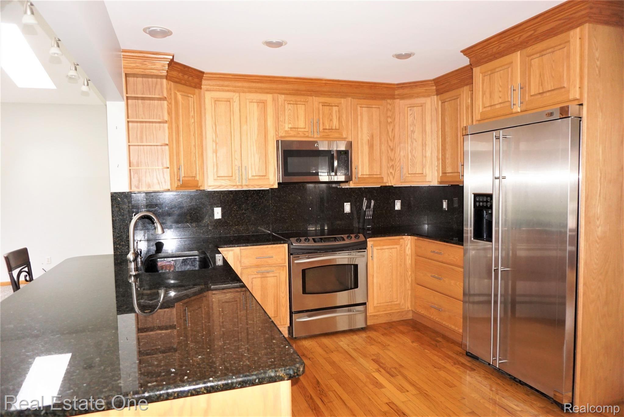 8265 Messmore Road Utica, MI 48317 - Photo 7 of 29 DSC02818 (2).JPG