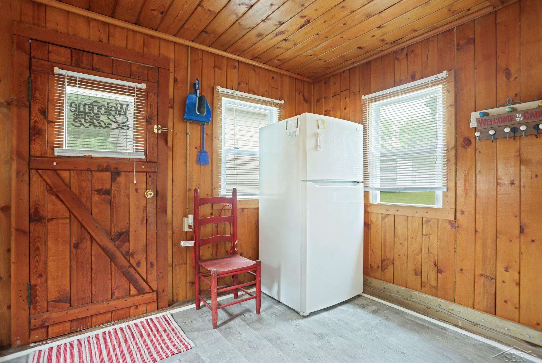 625 East Sun Oil Road Gladwin, MI 48624 - Photo 10 of 44 50147194-4de42098-598f-4b96-95e4-7b194401b3db.JPG